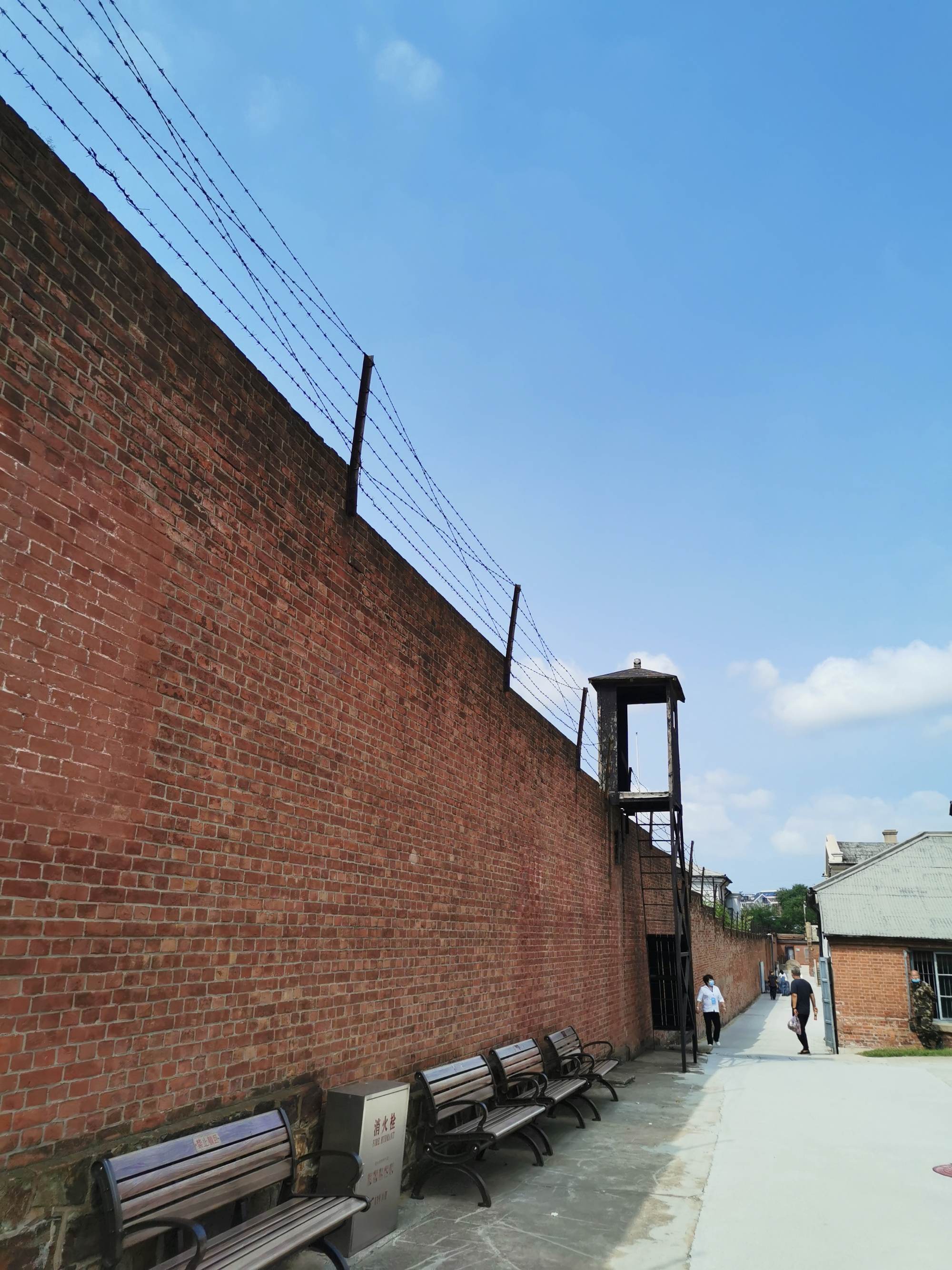 哈尔滨3人越狱视频_越狱人乔海强_火柴人越狱记
