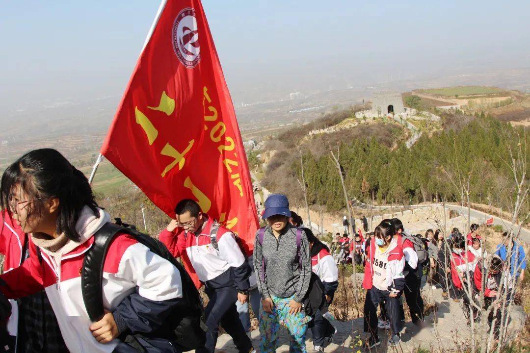 红色贝雷帽_红色贝雷帽是什么部队_红色贝雷帽搭配什么衣服图片