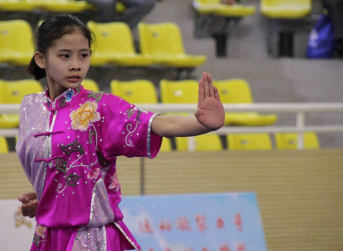 原神神里绫华专武属性_绫华专武_神里绫华加专武多少钱