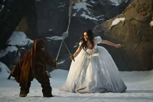 救了白雪公主_朵拉救白雪公主_白雪公主拉肚子了