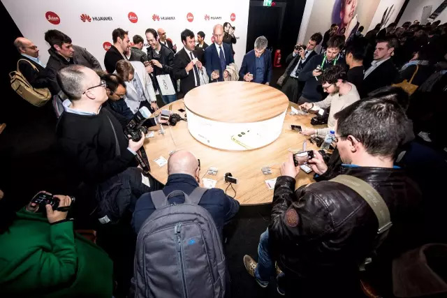 知鸦_鸦知反哺的意思_鸦知反哺羊知跪乳的意思