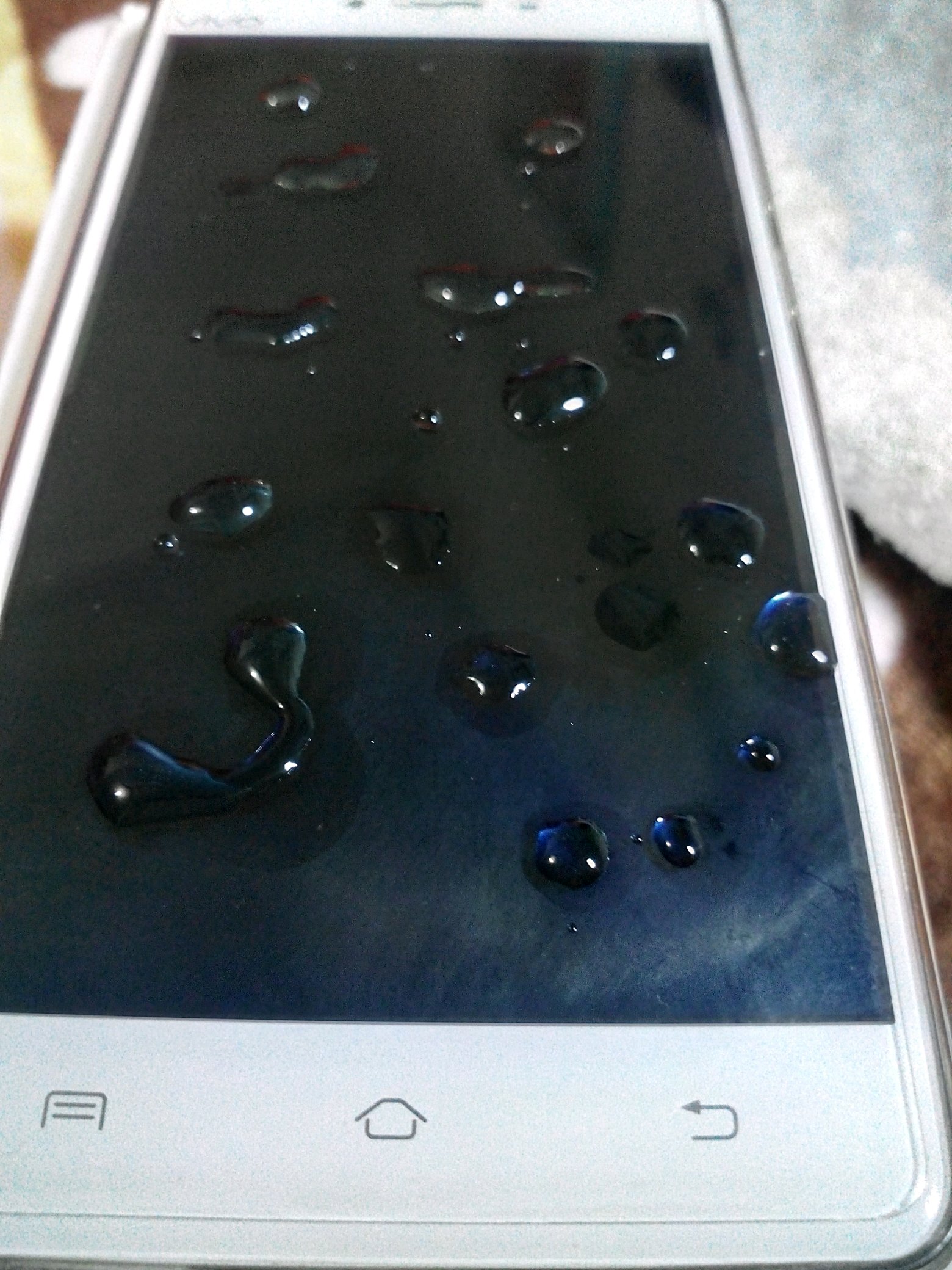 手机进水删游戏_可以清除手机进水的软件_删进水手机游戏还能玩吗