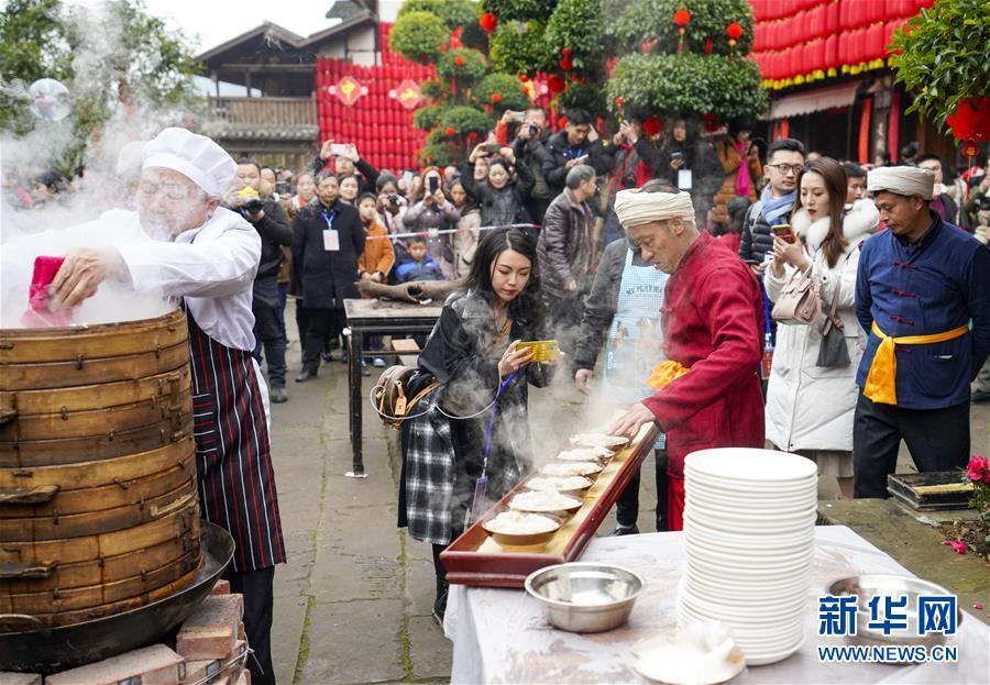 2024年2月日历-2024年春节庆典，我亲身体验：龙狮舞动