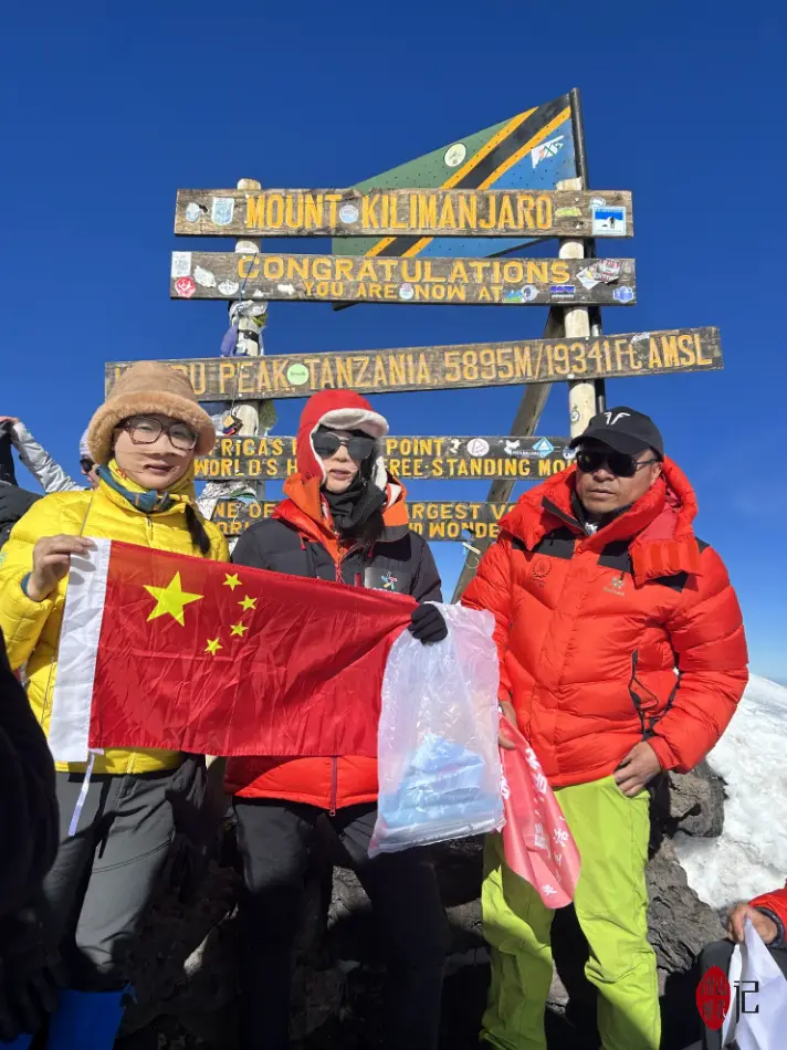 阿萨-穿越沙漠、雨林、雪山：一个冒险家的惊险之旅