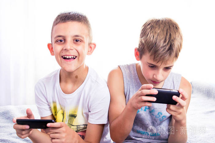 手机儿童游戏种类-探索手机儿童游戏：智力培养与乐趣并存的数字