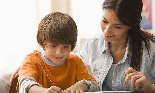 小孩玩控制手机游戏中毒怎么办_游戏中如何控制小孩玩手机_控制孩子手机玩游戏