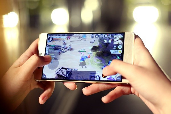 手机打一局游戏有多久了-手机游戏：时间飞逝的虚拟世界体验